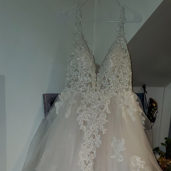 Princess Tulle and Beaded Wedding Dress - Picture 2 of 8
